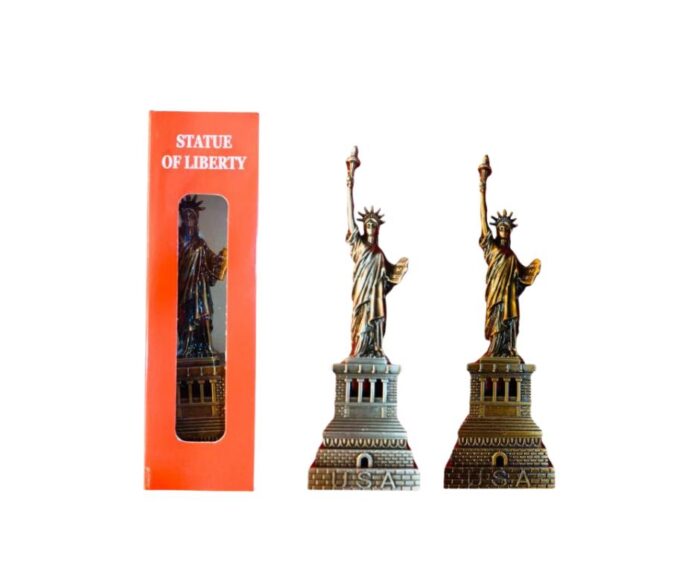 Usa Statue Ornament